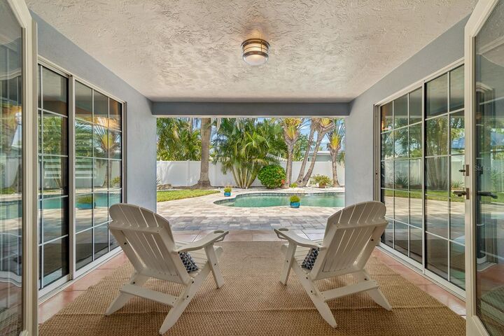 Property Photo:  230 S Julia Circle  FL 33706 