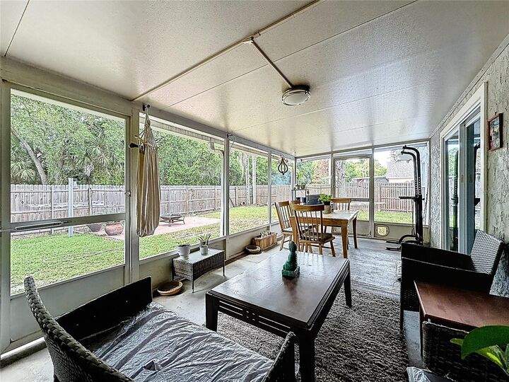 Property Photo:  1092 W Riviera Boulevard  FL 32765 