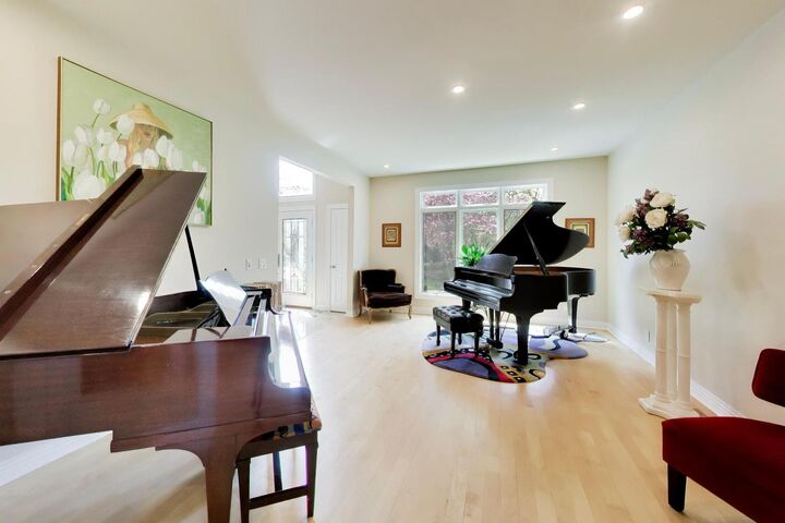 Property Photo: 1639 Thornwood Lane IL 60035