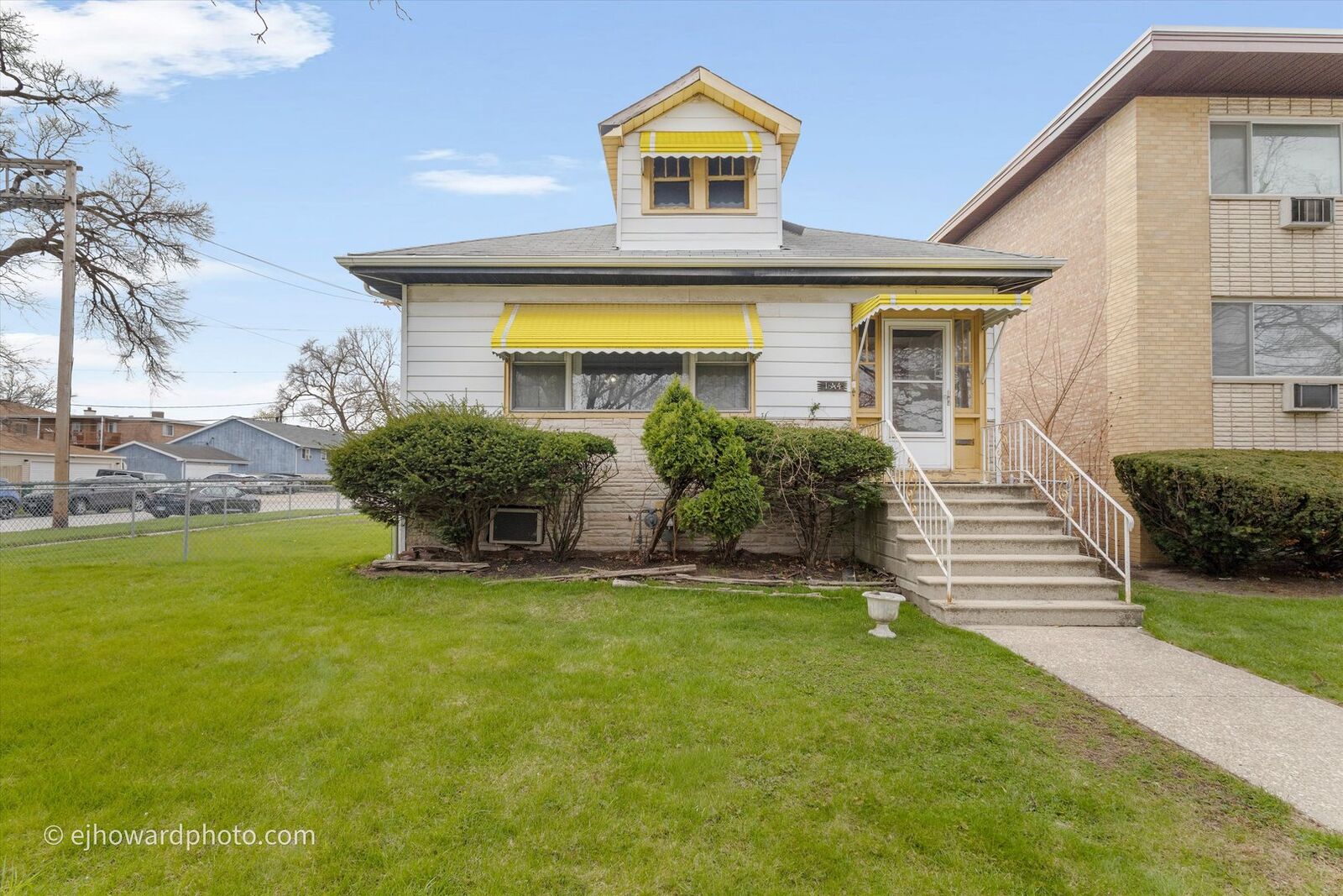 Property Photo:  1844 S 13th Avenue  IL 60155 