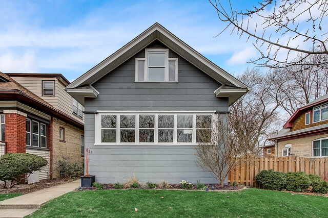 Property Photo:  831 Hayes Avenue  IL 60302 