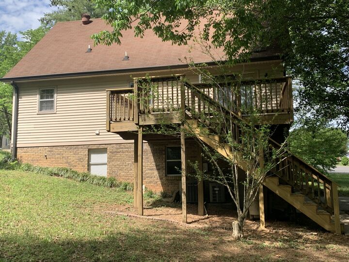 Property Photo: 136 S Richview Rd TN 37043