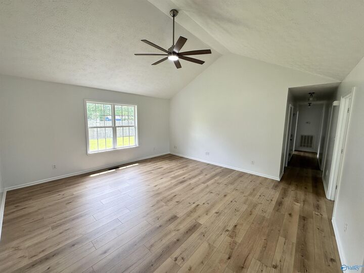 Property Photo:  905 Vine Street  AL 35905 