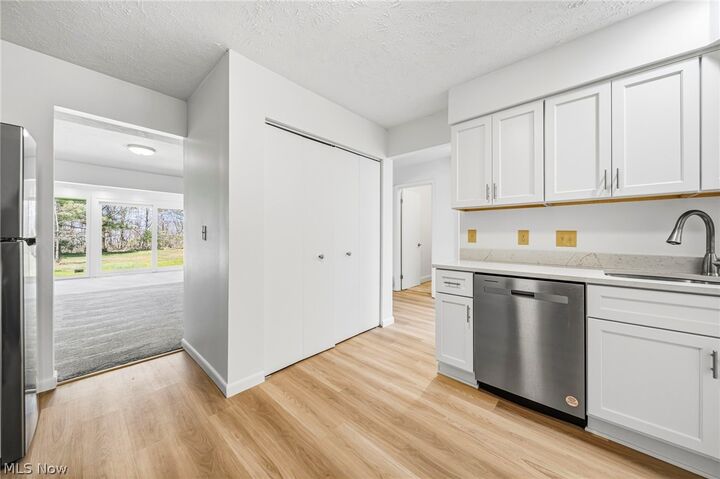 Property Photo:  210 Teal Trace 210  OH 44124 