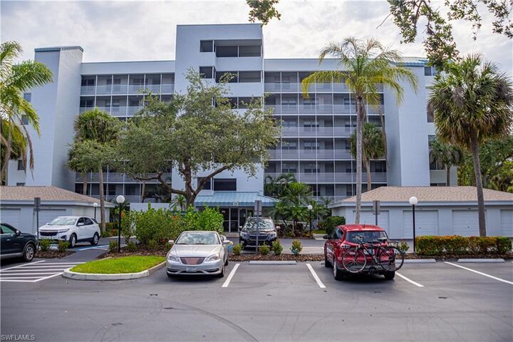 Property Photo:  290 Naples Cove Dr 2204  FL 34110 