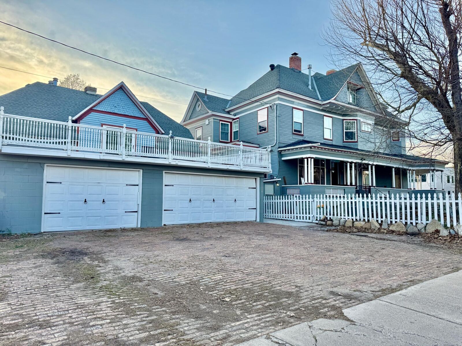 Property Photo:  1464 Minnehaha Ave W  MN 55104 