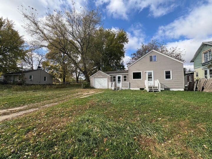 Property Photo:  211 Clinton Street  MN 55912 