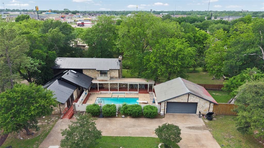 Property Photo:  614 Mink Drive  TX 75402 