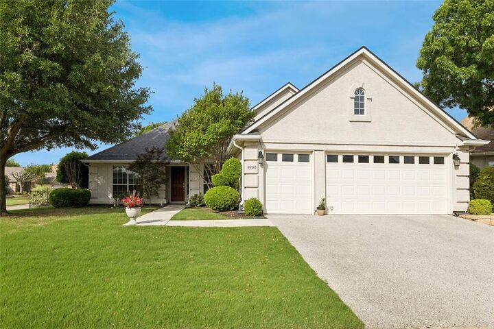 Property Photo:  9300 Malibu Court  TX 76207 