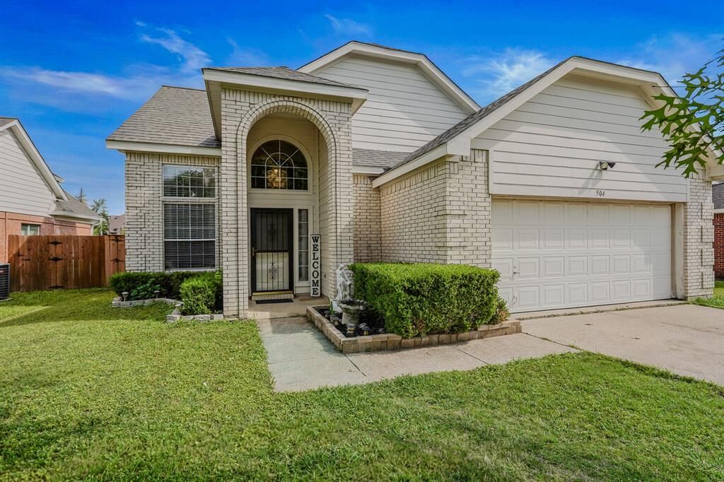 Property Photo:  504 Sunrise Circle  TX 75159 