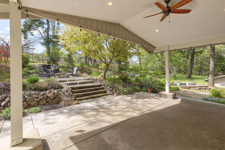Property Photo:  356 Brooke Lane  OR 97527 