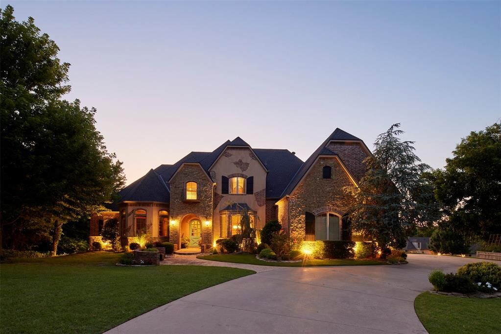 Property Photo:  3325 Winding Creek Circle  OK 73034 