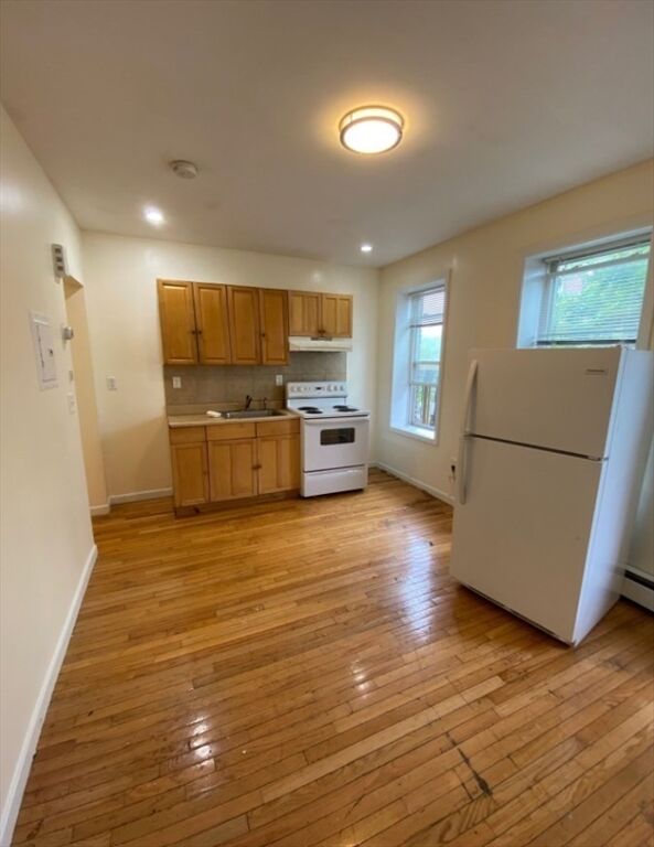 Property Photo:  144 Chelsea Street 1R  MA 02128 