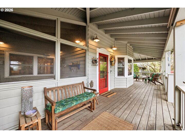 Property Photo:  6538 SE 38th Ave  OR 97202 