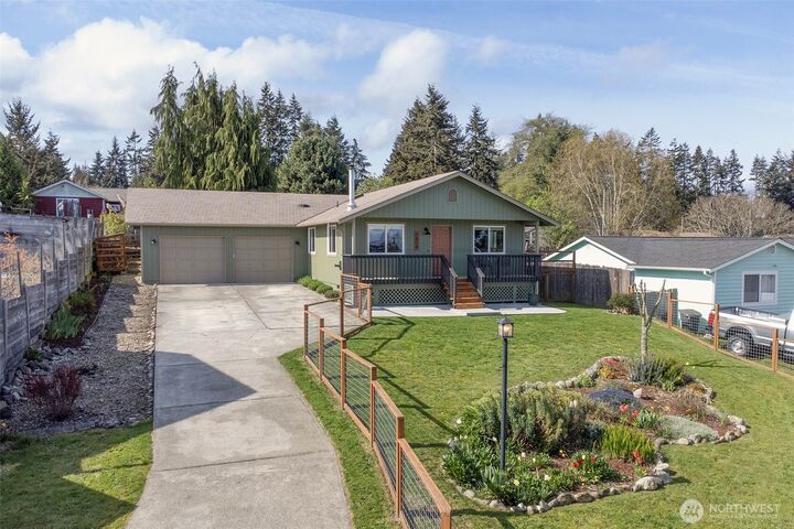 Property Photo:  2028 W 5th Street  WA 98363 