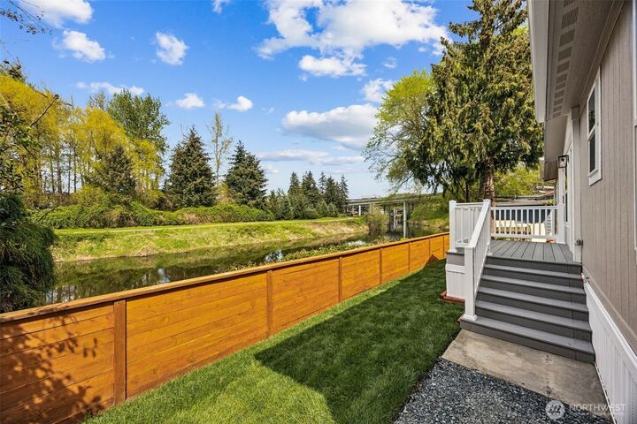 Property Photo:  11510 E Riverside Drive 27  WA 98011 