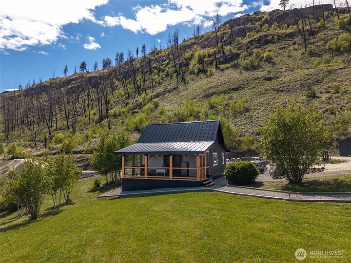 Property Photo:  30  Alkali Cuttoff Road  WA 98849 