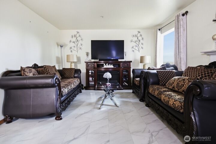 Property Photo:  1009  112th Street SE D105  WA 98208 