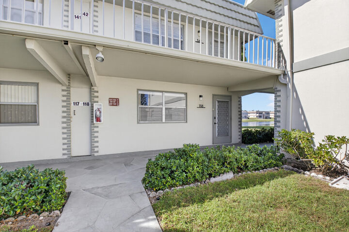 Property Photo:  118 Monaco Boulevard 118  FL 33446 