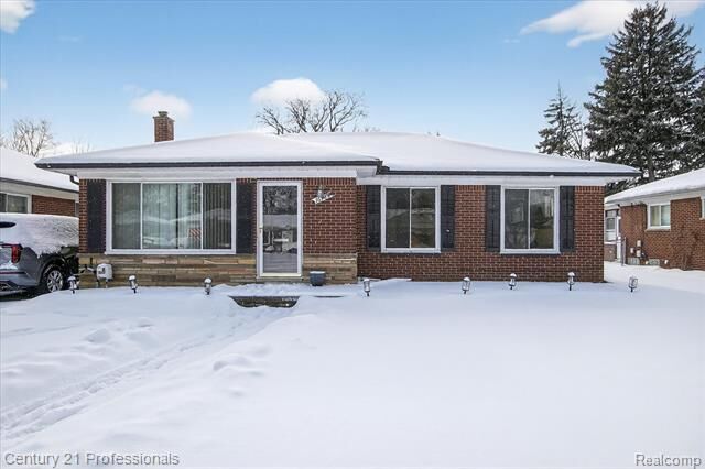 Property Photo:  16786 Sprenger Avenue  MI 48021 