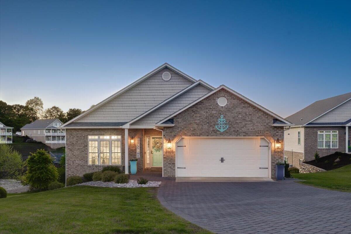 Property Photo:  225 Lands End Cir  VA 24176 