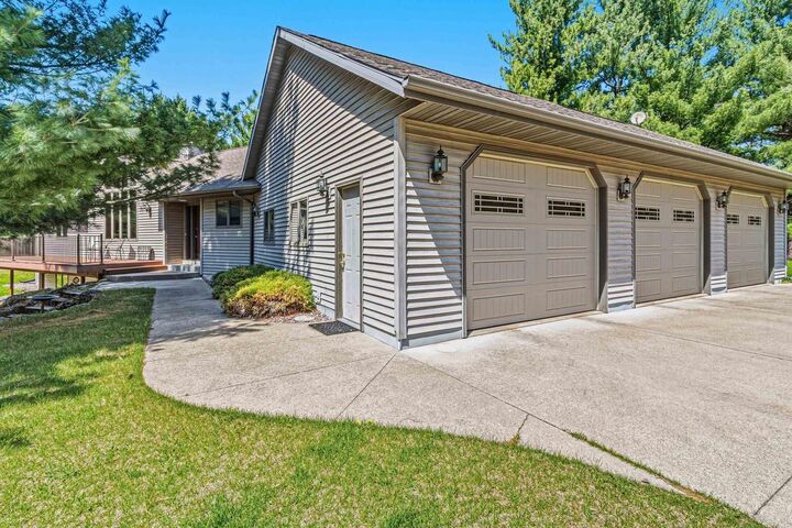 Property Photo:  E4564 E Sherwood Drive  WI 53588 