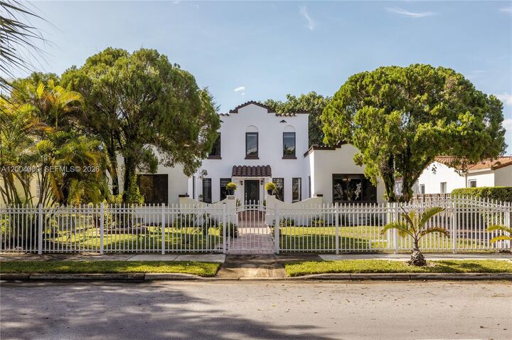 Property Photo:  2152 SW 10th St  FL 33135 