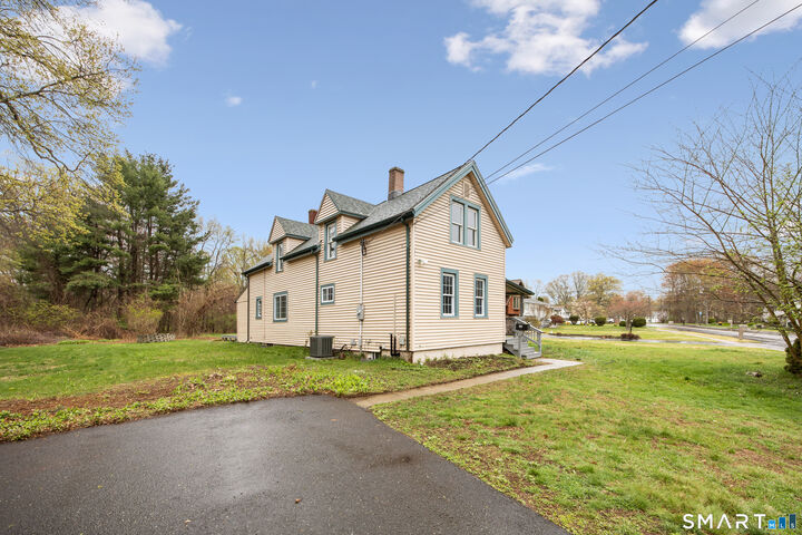 Property Photo:  290 Forest Street  CT 06118 