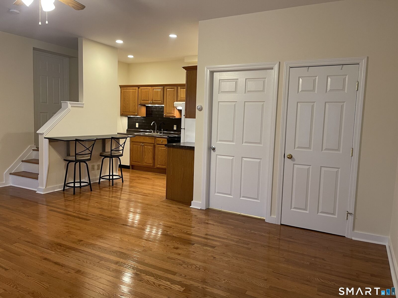 Property Photo:  80 Grassy Plain Street 4  CT 06801 