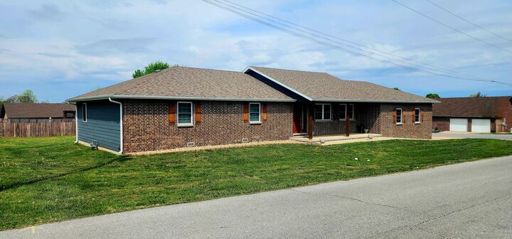 Property Photo:  801 Kenny Street  MO 65608 