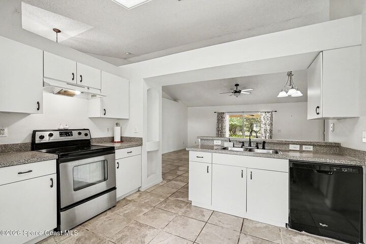 Property Photo:  1563 Hamilton Avenue SW  FL 32908 