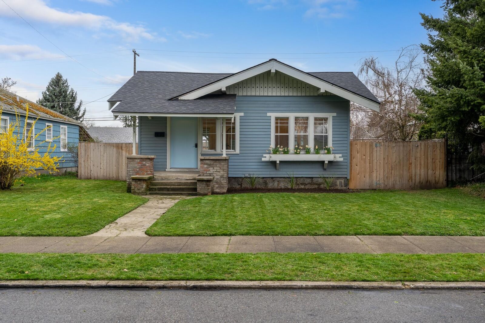 Property Photo:  4803 N Adams St  WA 99203 