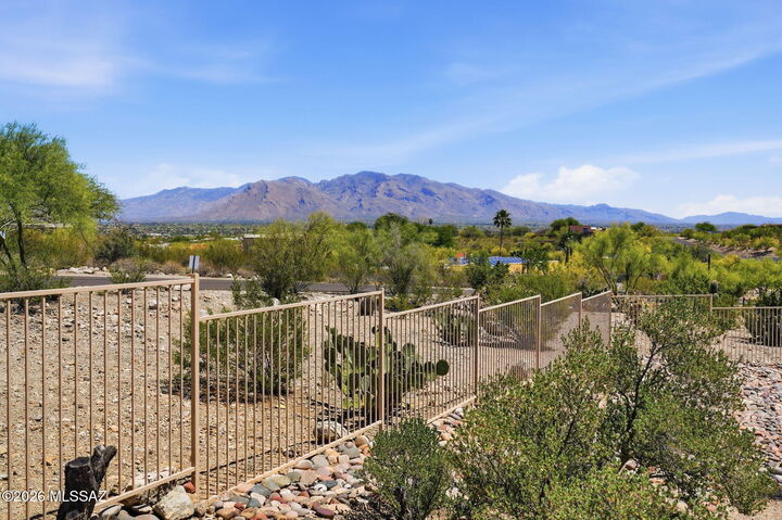 Property Photo:  5140 N Amapola Place  AZ 85745 