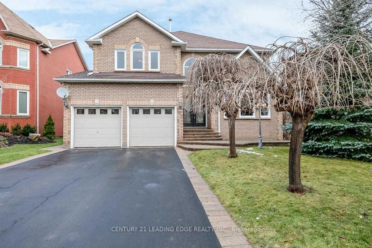 Property Photo:  90 Cityview Circle  ON L4N 7V2 