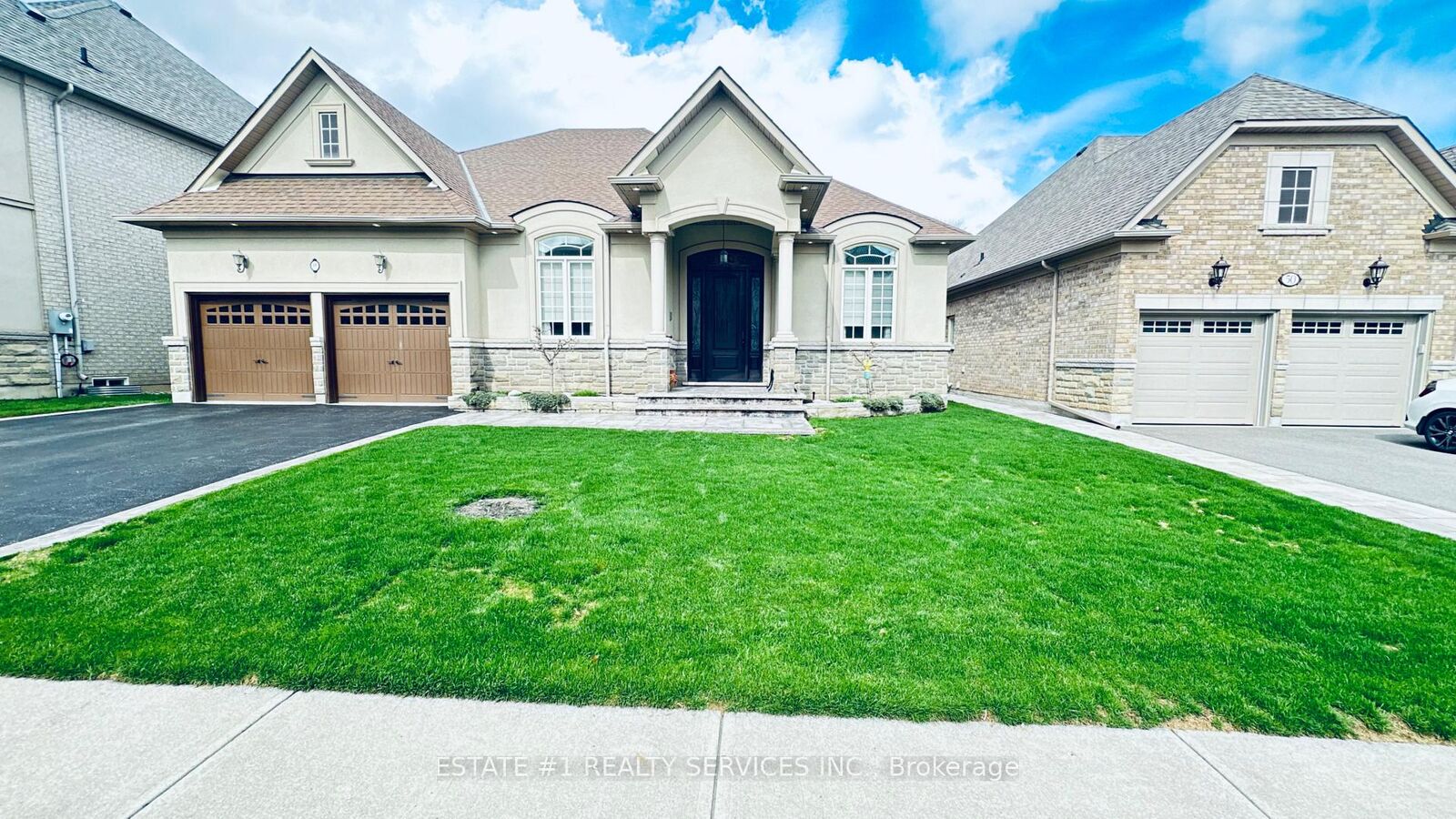 Property Photo: 48 Beacon Hill Drive ON L6X 0V7