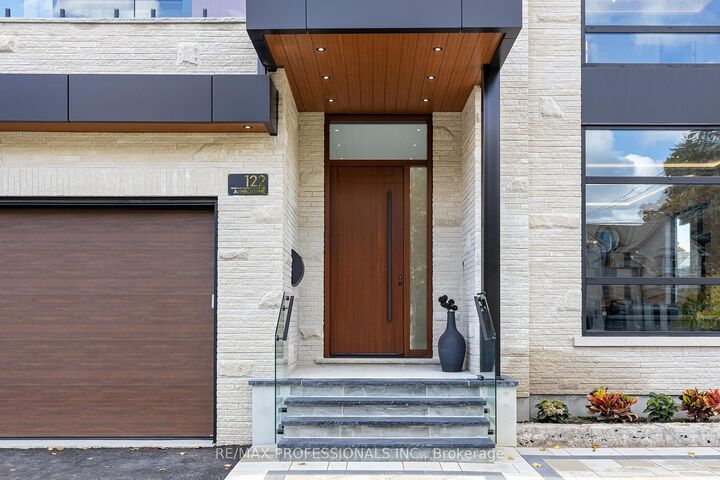 Property Photo: 122 Ashbourne Drive ON M9B 4H8