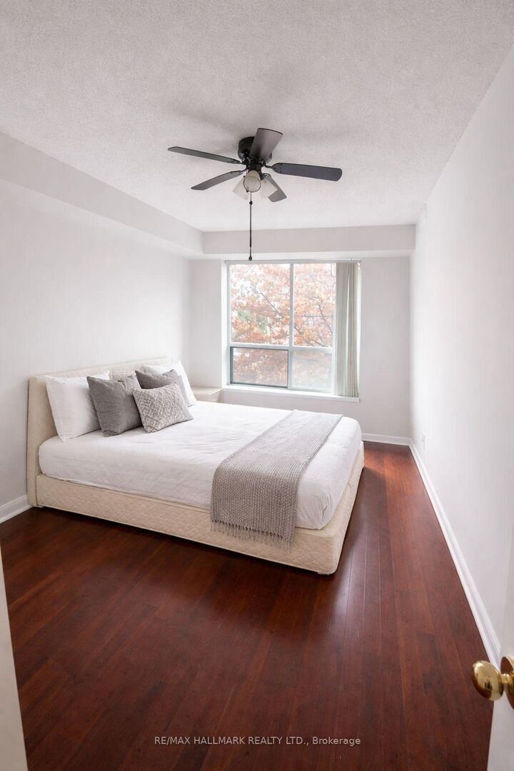 Property Photo: 3 Ellesmere Street 215 ON L4B 4N2