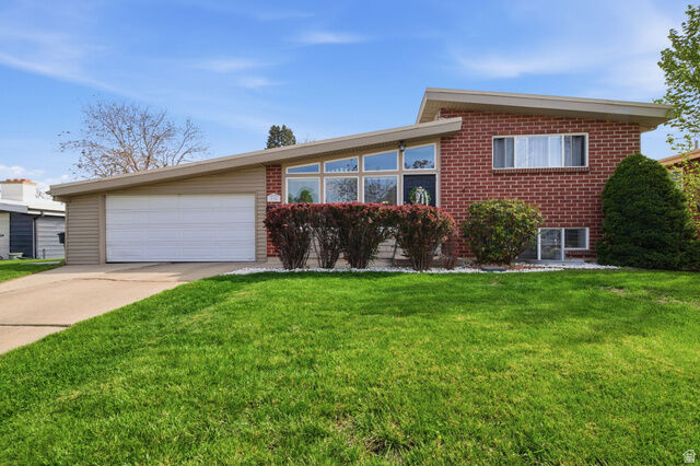 Property Photo: 336 E 6310 S UT 84107