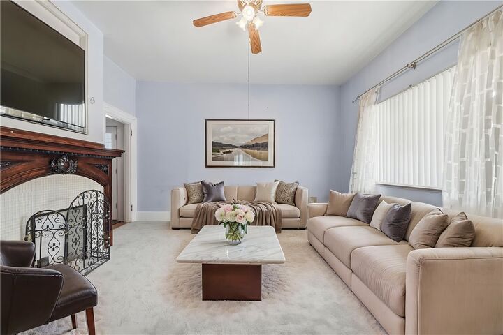 Property Photo: 4087 Howley St PA 15224