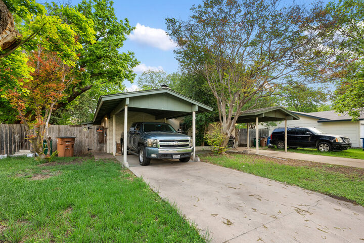 Property Photo:  902 Glazier Circle  TX 78753 