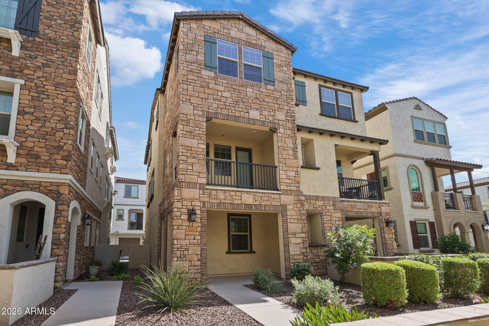 Property Photo:  1722 E Dogwood Lane  AZ 85295 