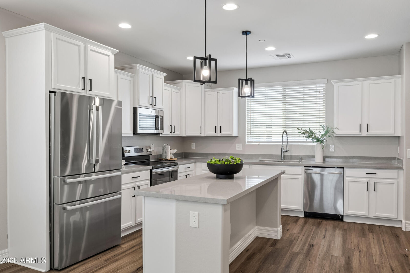 Property Photo:  1722 E Dogwood Lane  AZ 85295 