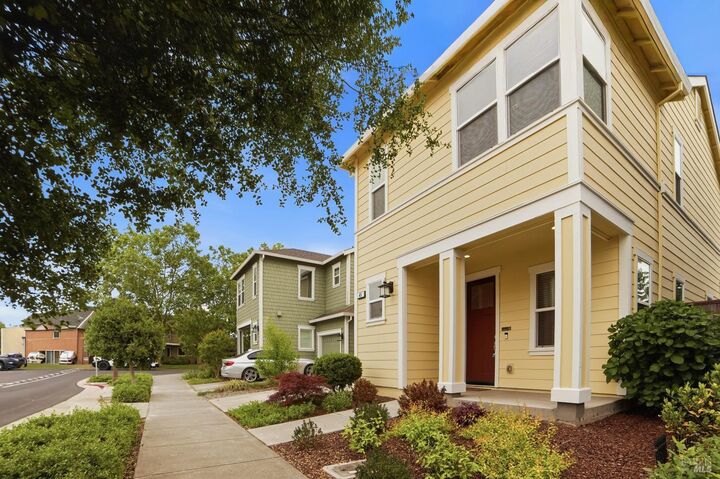 Property Photo:  49 Lipton Way  CA 94931 