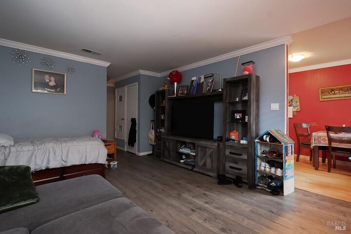 Property Photo:  22 Fairfax Street E  CA 94901 