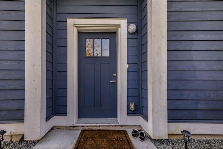 Property Photo: 9762 182A Street 16 BC V4N 6W5
