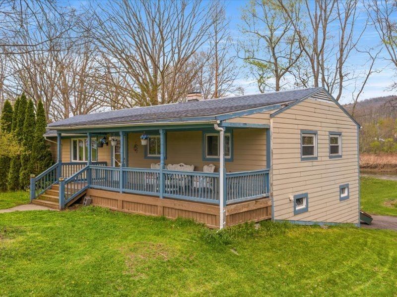 Property Photo:  45 Woodcrest Way  NY 13748 