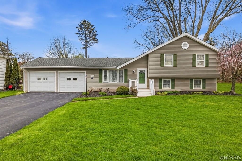 Property Photo:  4839 Middleton Drive  NY 14094 