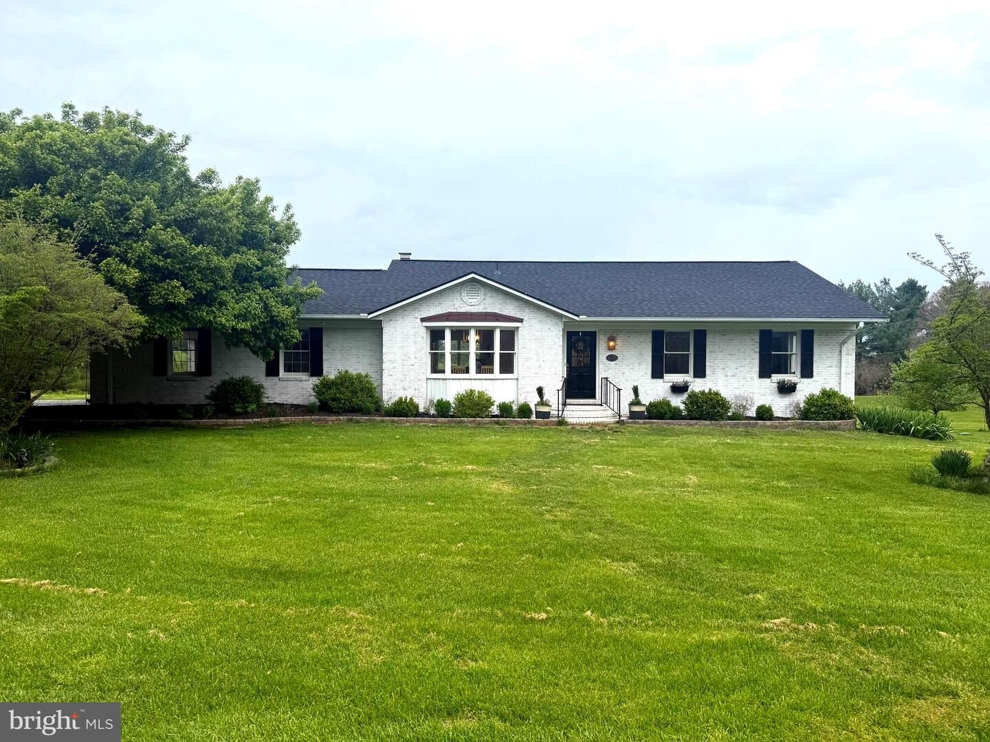 Property Photo:  16045 Hamilton Station Road  VA 20197 