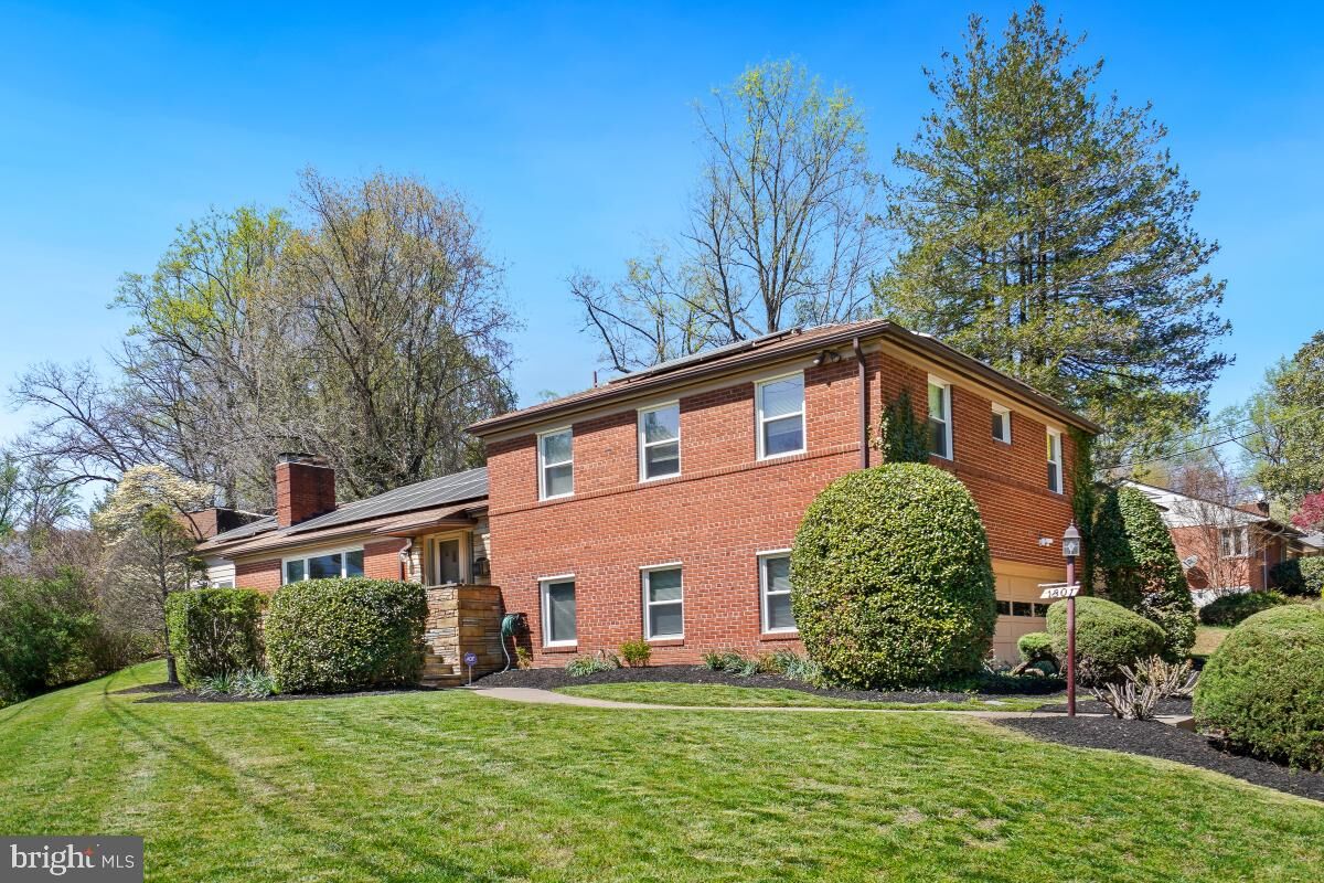 Property Photo:  1801 Primrose Road NW  DC 20012 