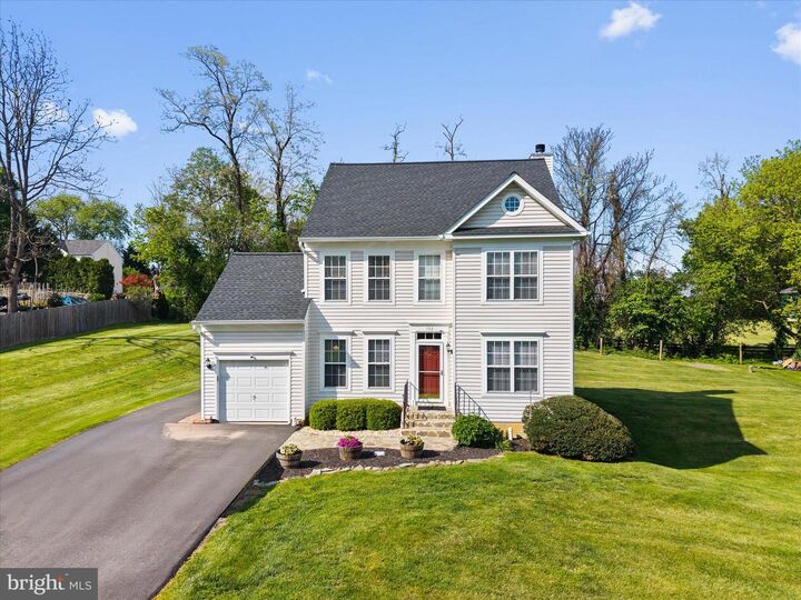 Property Photo:  102 Delaware Avenue  VA 20158 